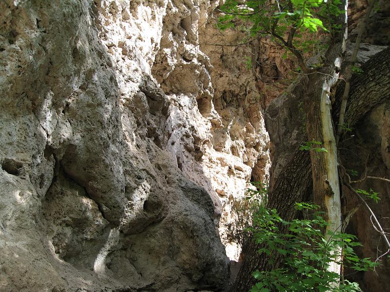 Tonto Natural Bridge 055.jpg